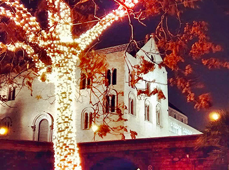 Bari, stad van de Kerstman om te zien met Kerstmis