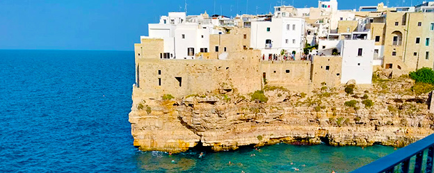 Nå Polignano til havet fra Bari Centrale